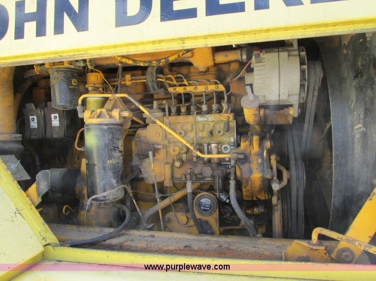 image for item AW9908 1984 John Deere 862 elevating scraper