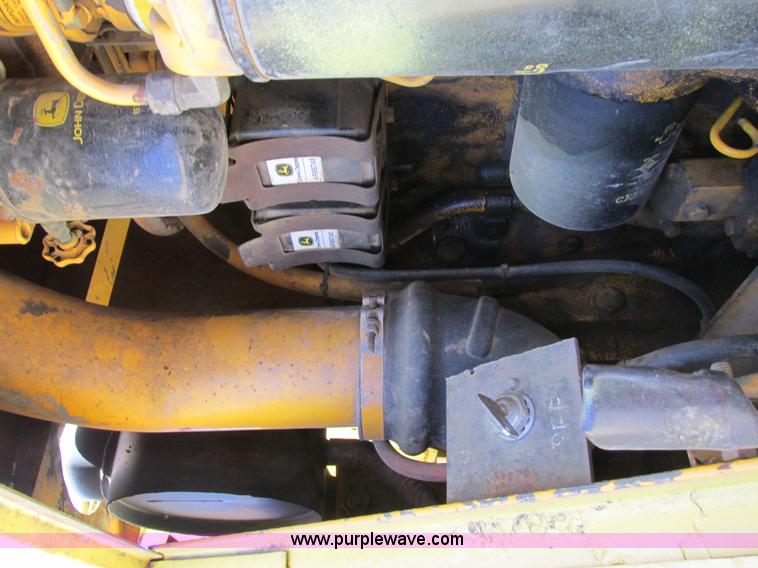 image for item AW9908 1984 John Deere 862 elevating scraper