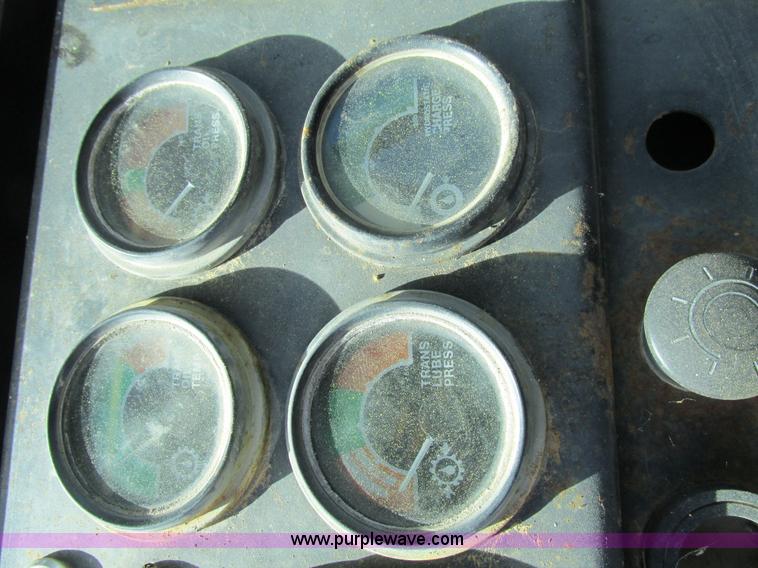 image for item AW9908 1984 John Deere 862 elevating scraper