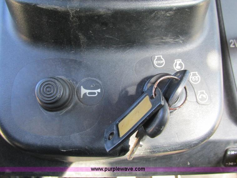 image for item AW9911 2004 Kubota RTU900 UTV