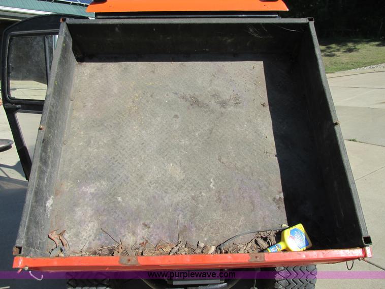 image for item AW9911 2004 Kubota RTU900 UTV