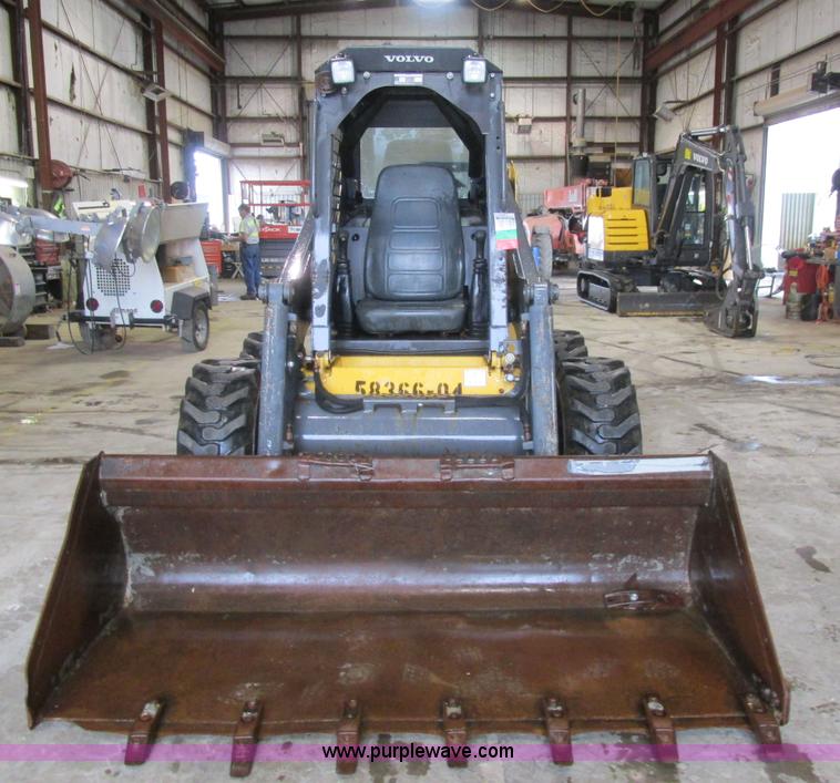 image for item AW9919 2006 Volvo MC80B skid steer