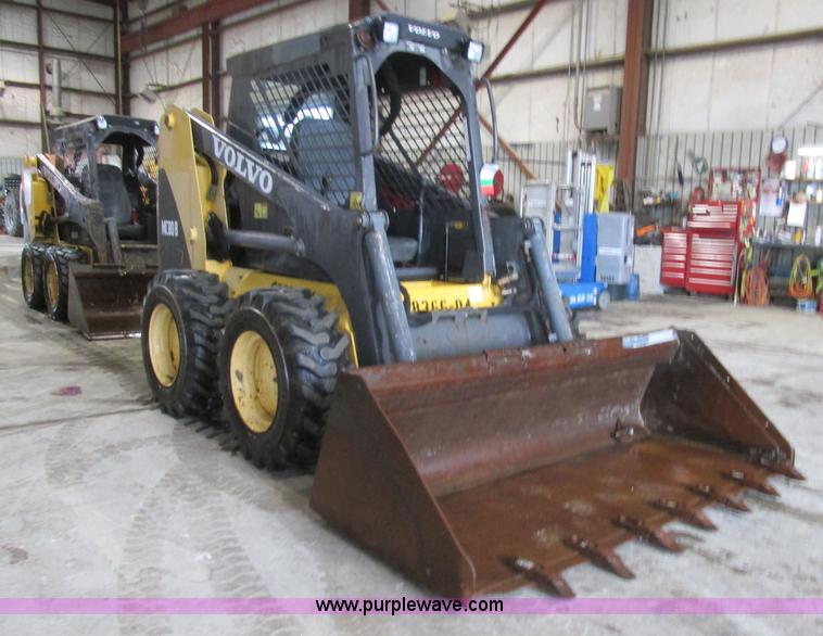 image for item AW9919 2006 Volvo MC80B skid steer