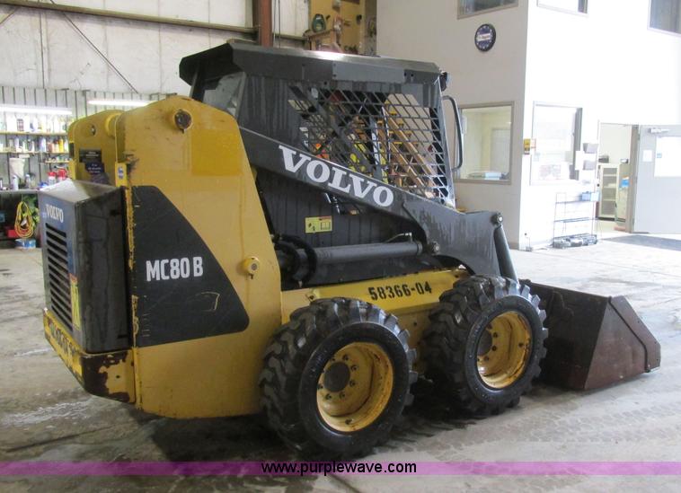 image for item AW9919 2006 Volvo MC80B skid steer