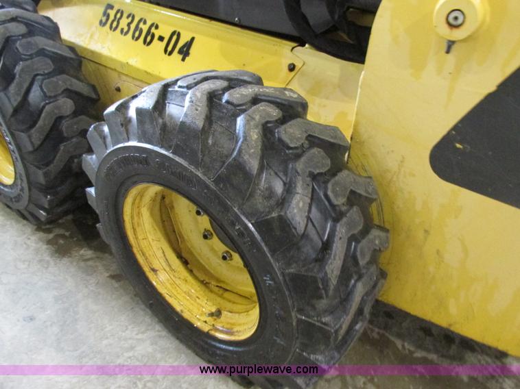 image for item AW9919 2006 Volvo MC80B skid steer
