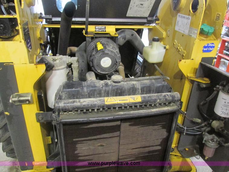 image for item AW9919 2006 Volvo MC80B skid steer