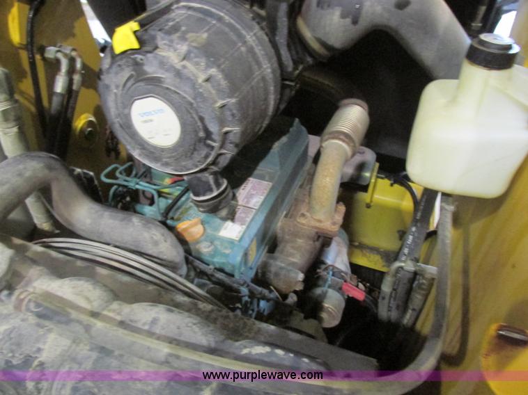 image for item AW9919 2006 Volvo MC80B skid steer