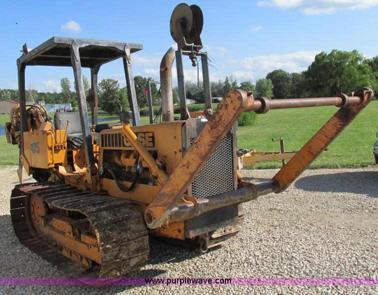 image for item AW9976 1972 Case 475 vibratory cable plow