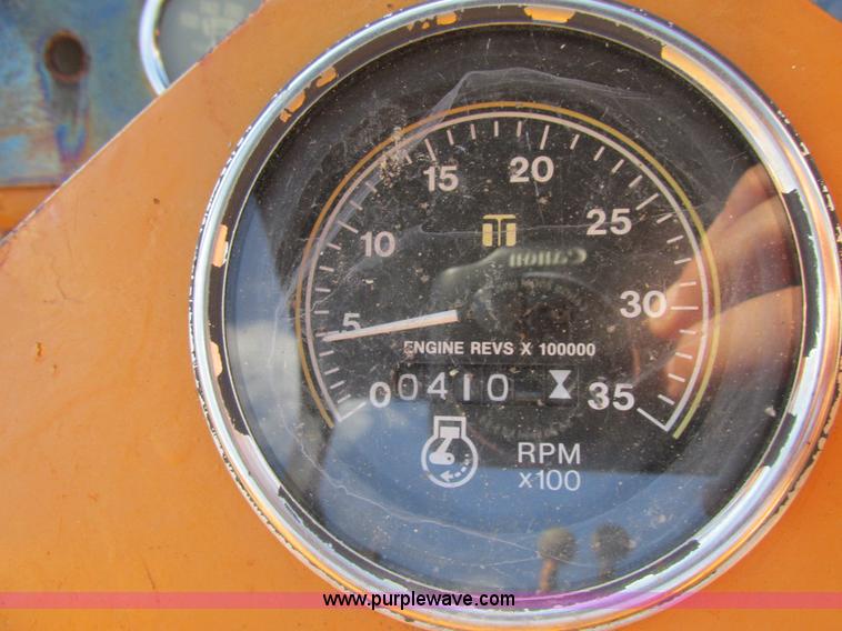 image for item AW9976 1972 Case 475 vibratory cable plow