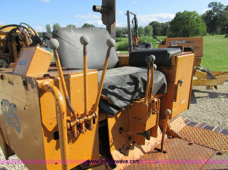 image for item AW9976 1972 Case 475 vibratory cable plow