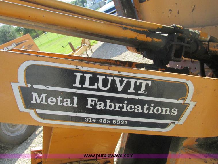 image for item AW9976 1972 Case 475 vibratory cable plow