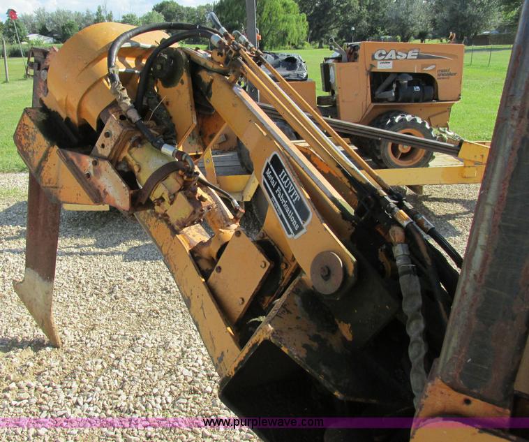 image for item AW9976 1972 Case 475 vibratory cable plow