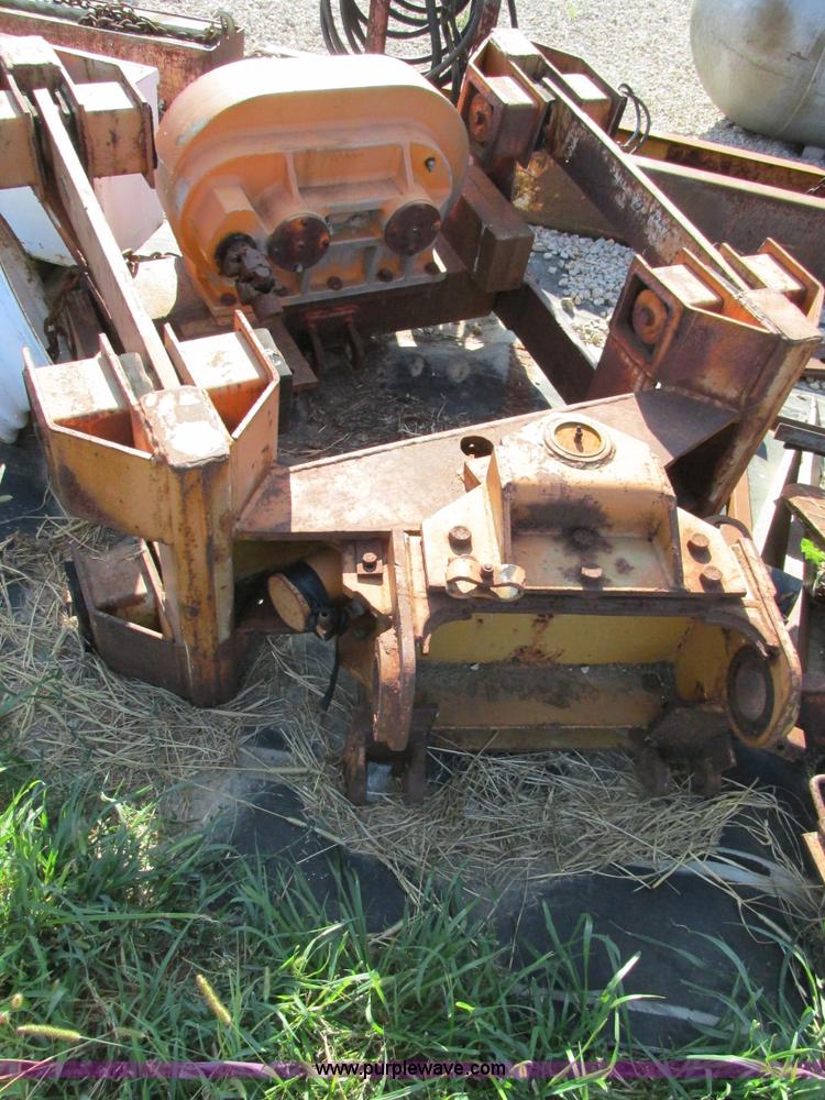 image for item AW9976 1972 Case 475 vibratory cable plow