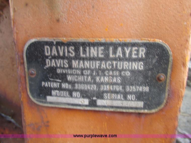 image for item AW9976 1972 Case 475 vibratory cable plow