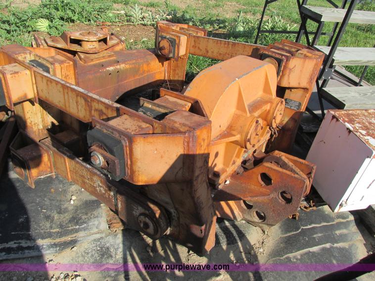 image for item AW9976 1972 Case 475 vibratory cable plow