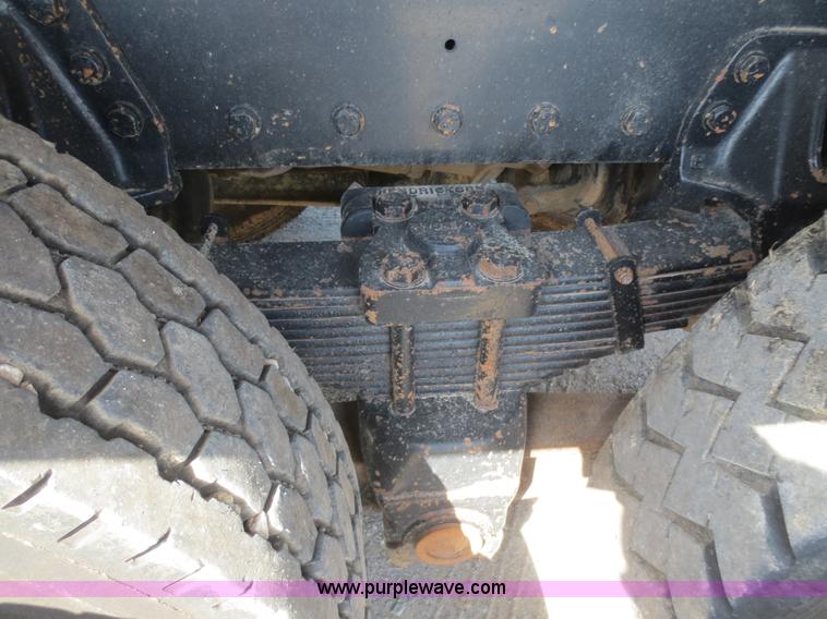 image for item D2136 2003 Kenworth T800 dump truck