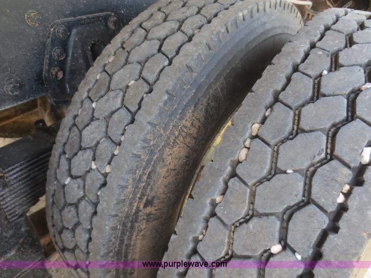 image for item D2136 2003 Kenworth T800 dump truck