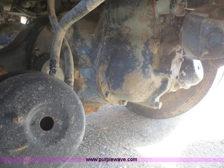 image for item D2136 2003 Kenworth T800 dump truck