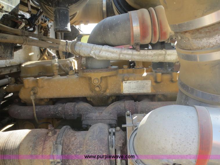 image for item D2136 2003 Kenworth T800 dump truck