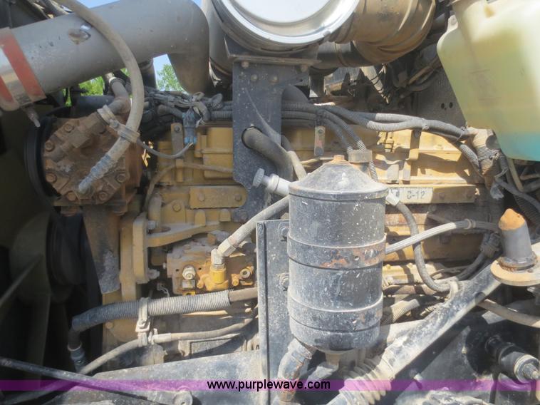 image for item D2136 2003 Kenworth T800 dump truck