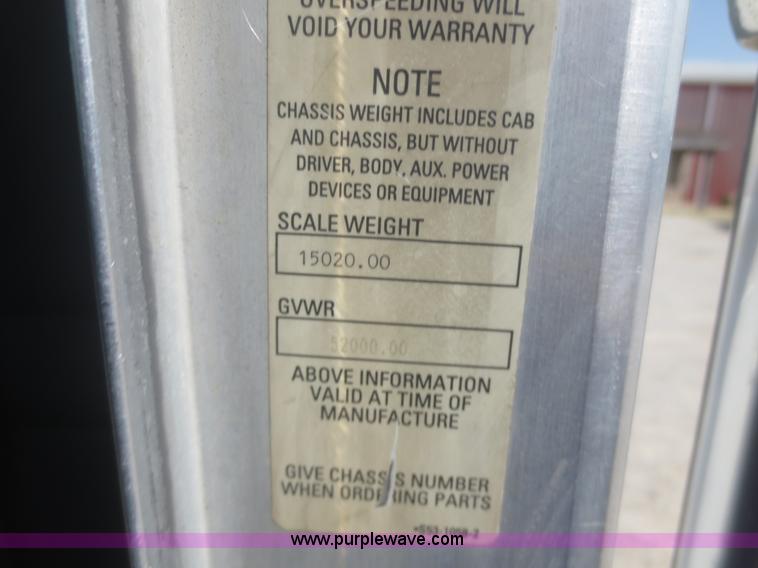 image for item D2136 2003 Kenworth T800 dump truck