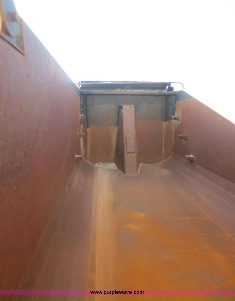 image for item D2136 2003 Kenworth T800 dump truck