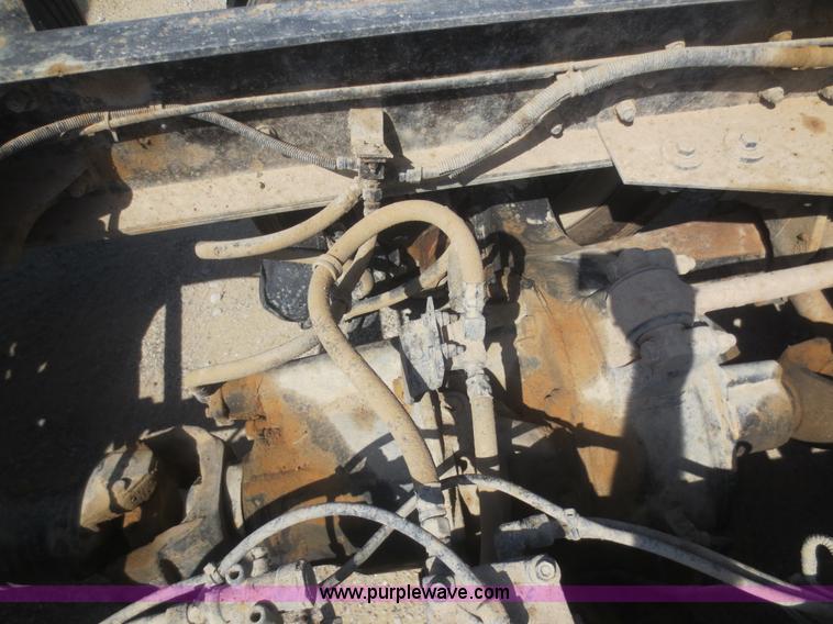 image for item D2136 2003 Kenworth T800 dump truck