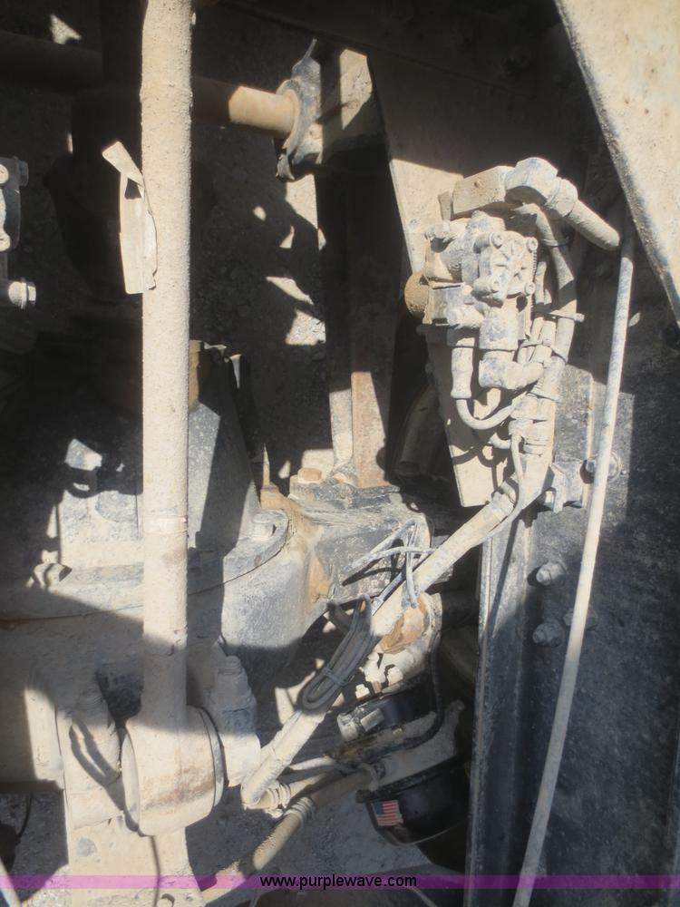 image for item D2136 2003 Kenworth T800 dump truck