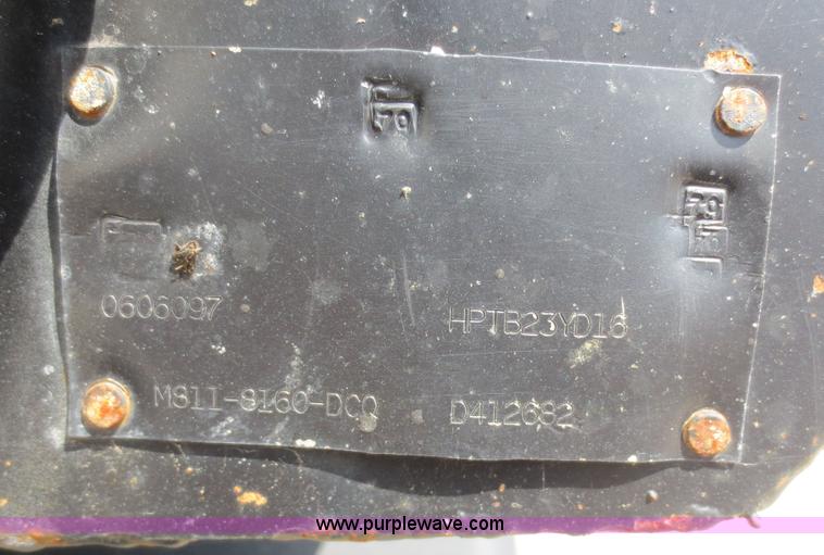 image for item D2136 2003 Kenworth T800 dump truck