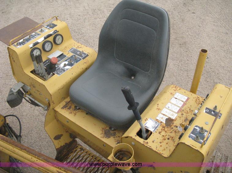 image for item E7818 2000 Vermeer D24X40A directional drill