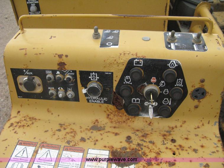 image for item E7818 2000 Vermeer D24X40A directional drill