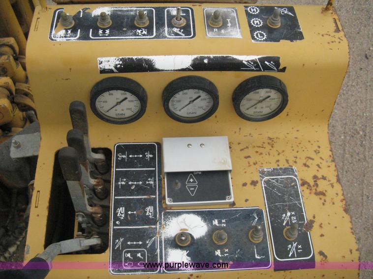 image for item E7818 2000 Vermeer D24X40A directional drill