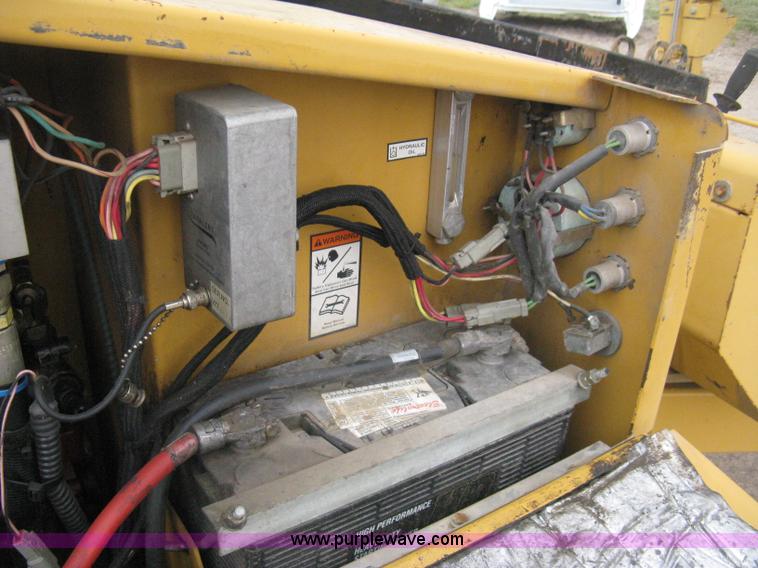 image for item E7818 2000 Vermeer D24X40A directional drill