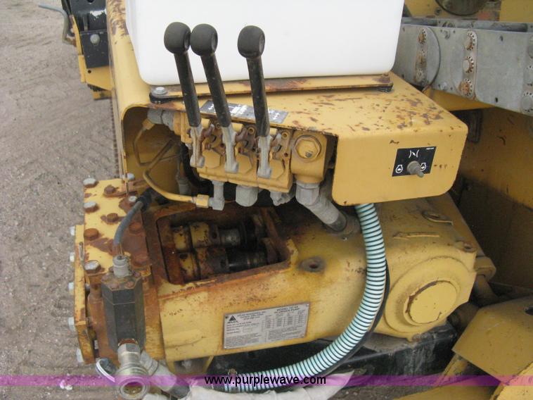 image for item E7818 2000 Vermeer D24X40A directional drill