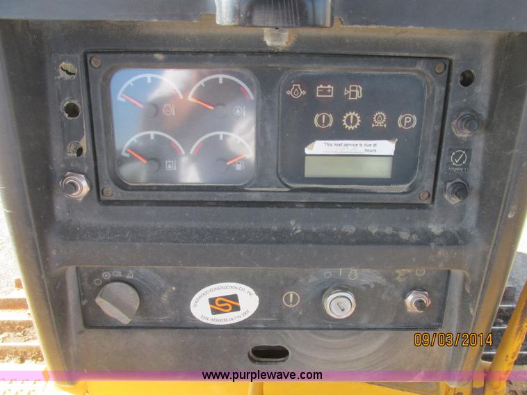 image for item E7834 1996 Caterpillar D6R XL dozer