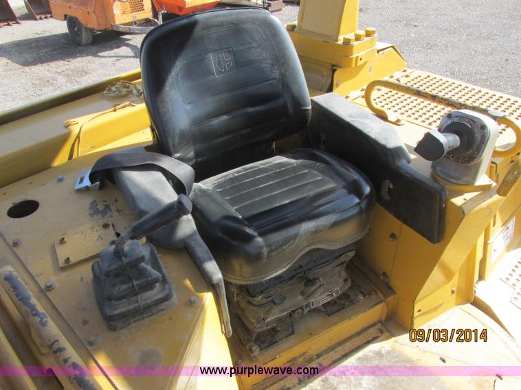 image for item E7834 1996 Caterpillar D6R XL dozer