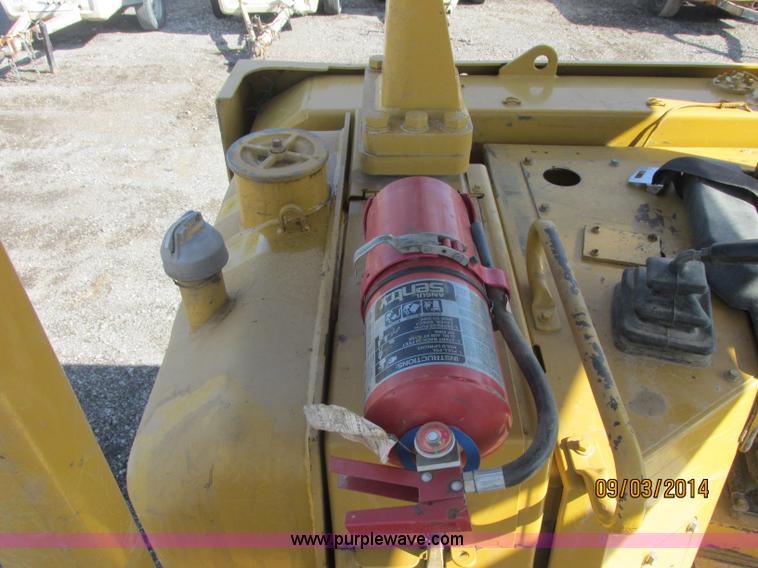 image for item E7834 1996 Caterpillar D6R XL dozer