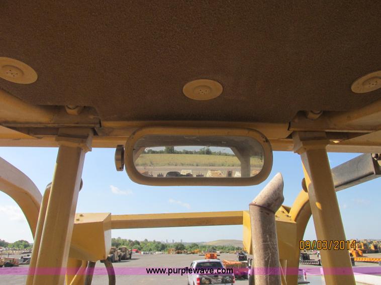 image for item E7834 1996 Caterpillar D6R XL dozer