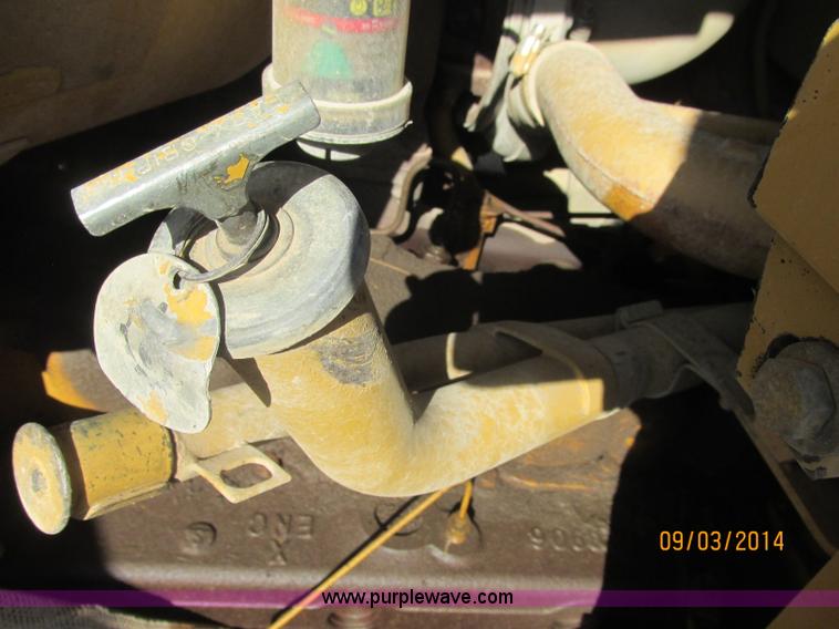 image for item E7834 1996 Caterpillar D6R XL dozer