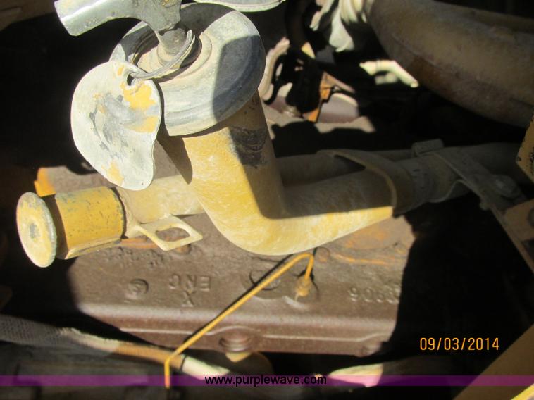 image for item E7834 1996 Caterpillar D6R XL dozer