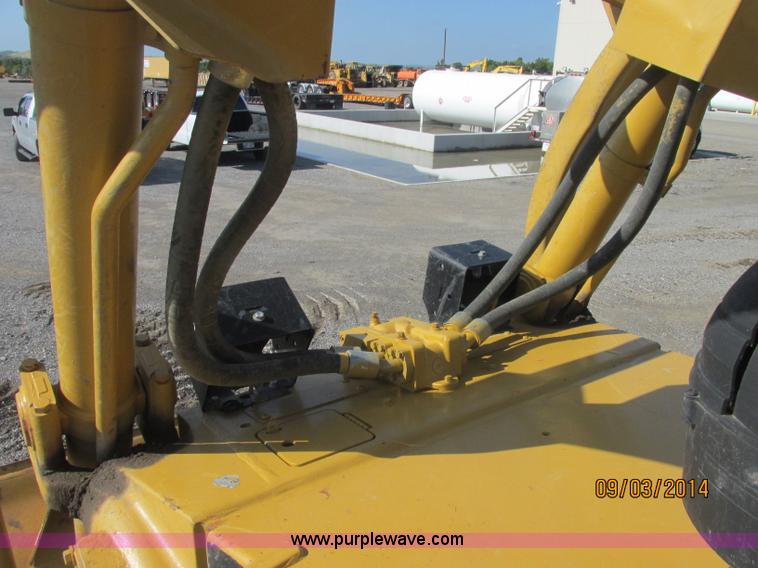 image for item E7834 1996 Caterpillar D6R XL dozer