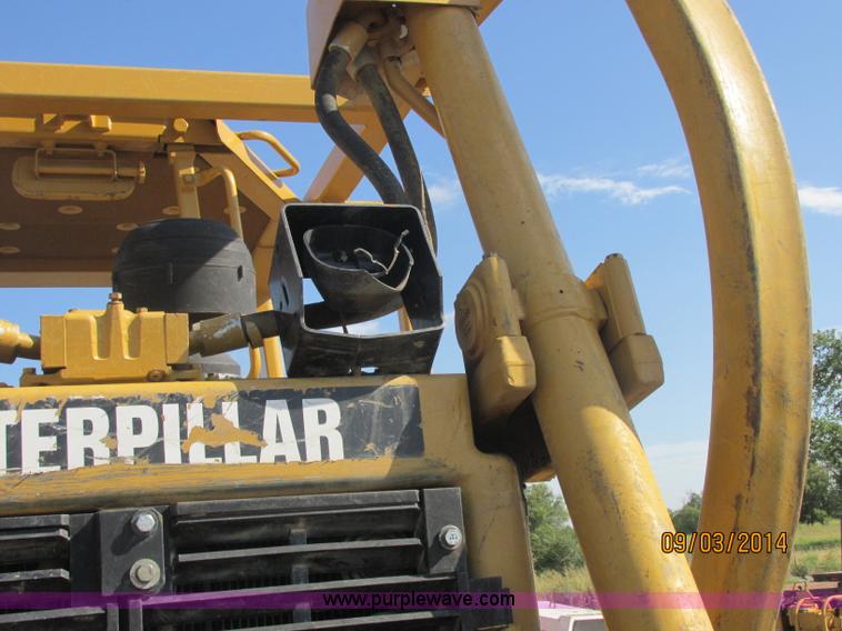 image for item E7834 1996 Caterpillar D6R XL dozer