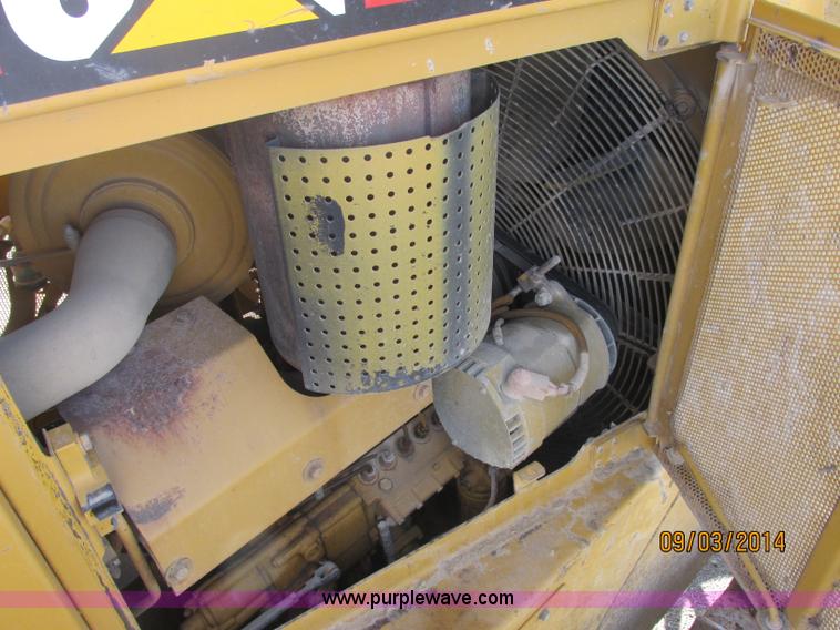 image for item E7834 1996 Caterpillar D6R XL dozer