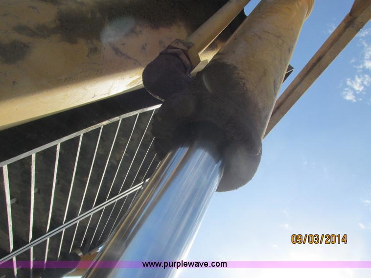 image for item E7834 1996 Caterpillar D6R XL dozer