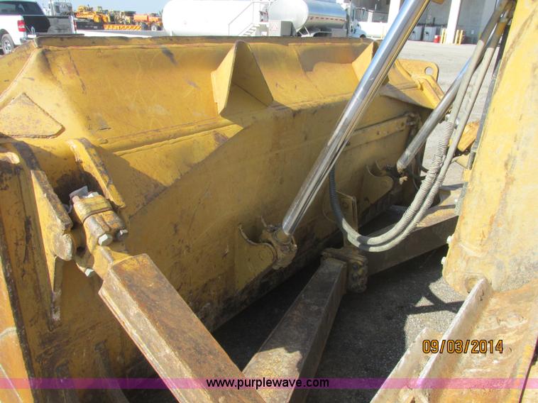 image for item E7834 1996 Caterpillar D6R XL dozer
