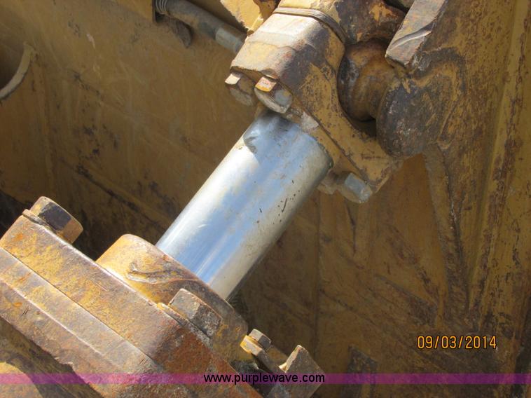 image for item E7834 1996 Caterpillar D6R XL dozer