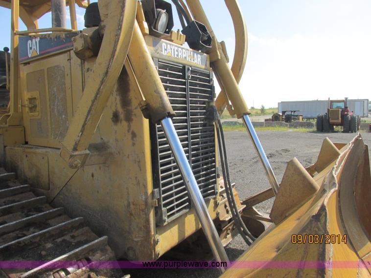 image for item E7834 1996 Caterpillar D6R XL dozer