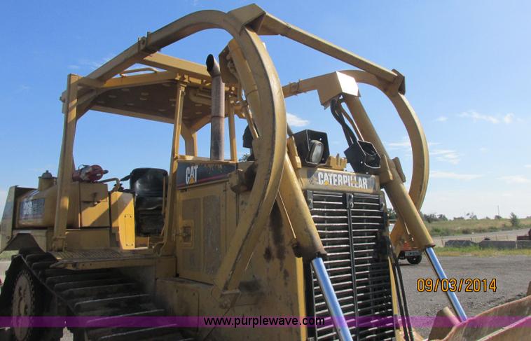 image for item E7834 1996 Caterpillar D6R XL dozer