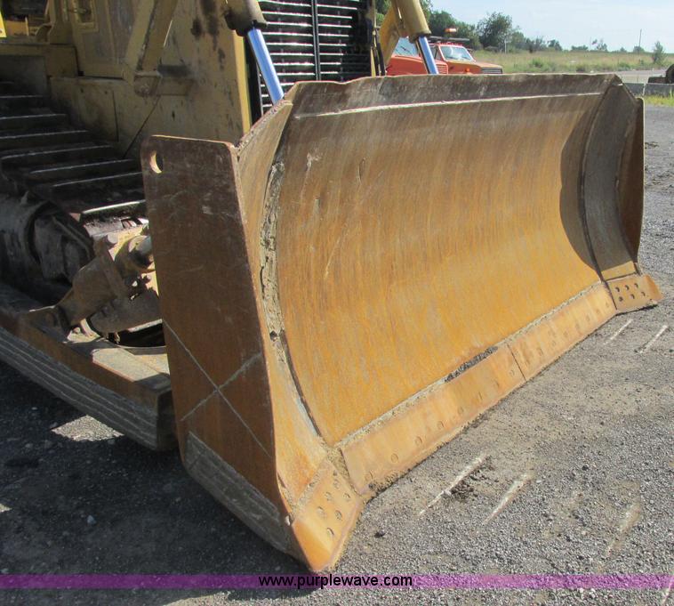 image for item E7834 1996 Caterpillar D6R XL dozer