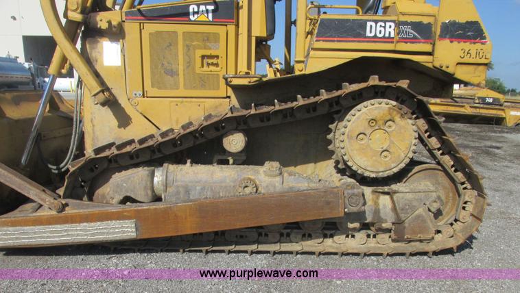 image for item E7834 1996 Caterpillar D6R XL dozer